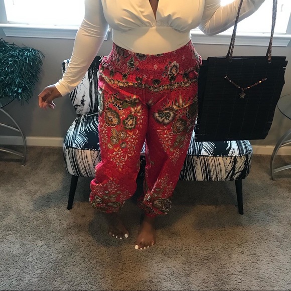 Ballon pants (have multiple sizes) - Picture 3 of 3